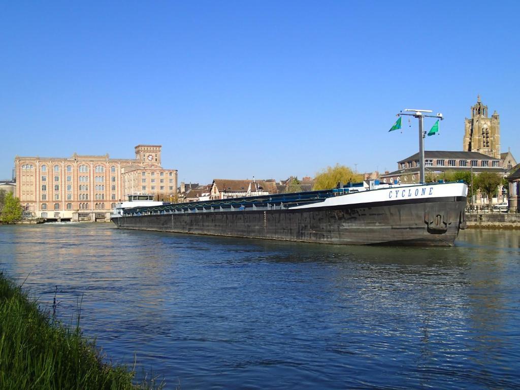 Hotel Saint Laurent Nogent-sur-Seine Eksteriør bilde